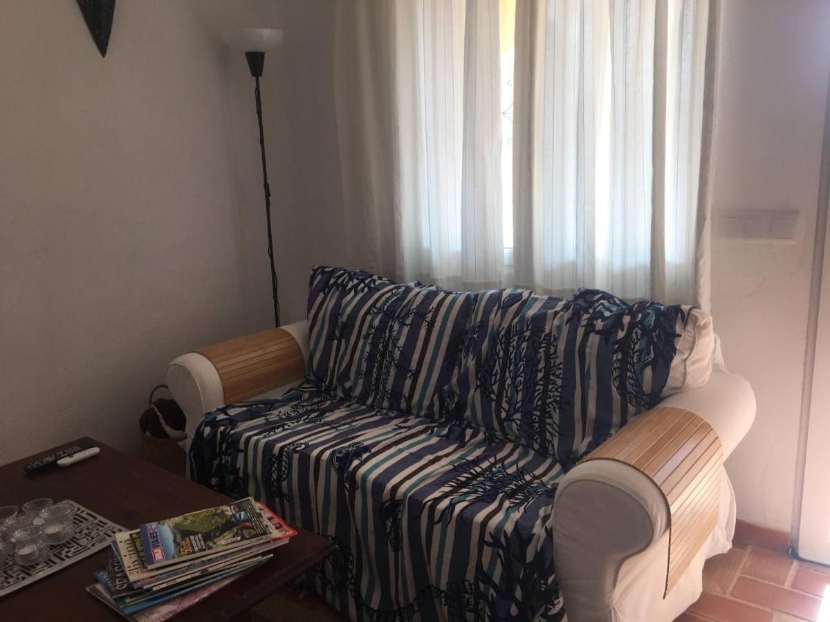 4 Persoons Bungalow Met Gemeenschappelijk Zwembad Теулада Экстерьер фото